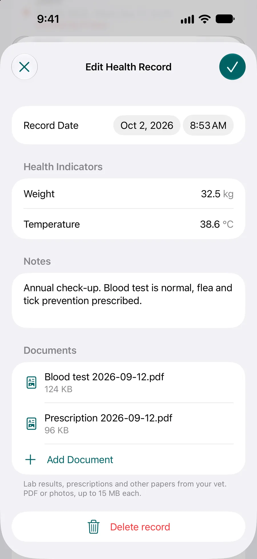 Pettify app - Health record with a weight of 32.5 kg, a temperature of 38.6 °C, a note and two PDF documents